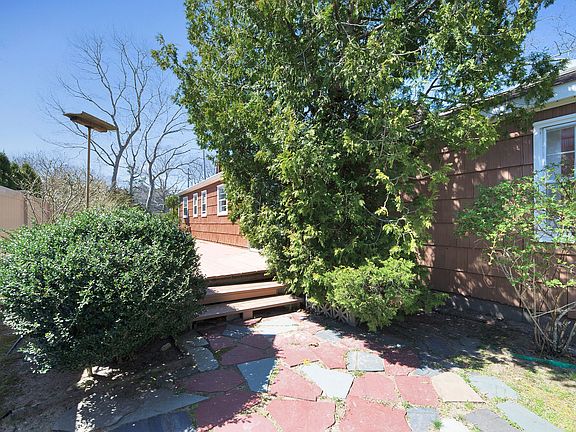 2nd image of 2 Riverdale Dr