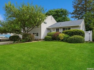 3610 Summer Dr, Wantagh, NY 11793