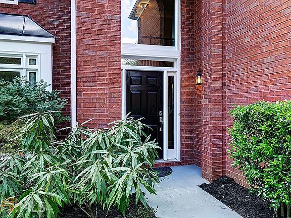 4th image of 3063 Montclair Cir SE