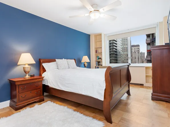 245 East 54th Street 22M image 2 of 9