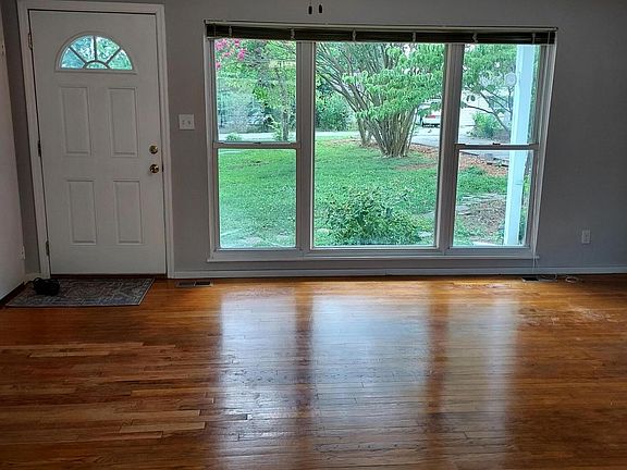 4th image of 518 Arnold St