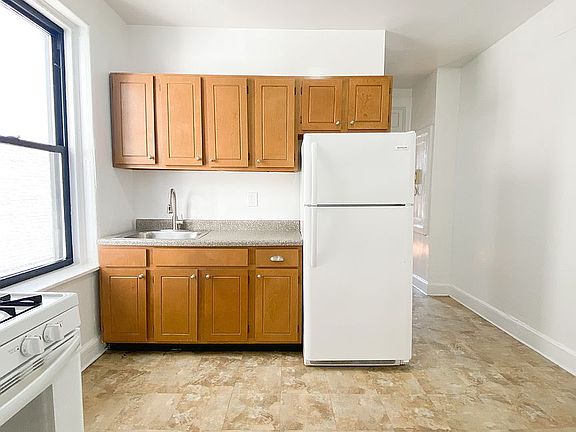 3rd image of 32-15 34th St #1D