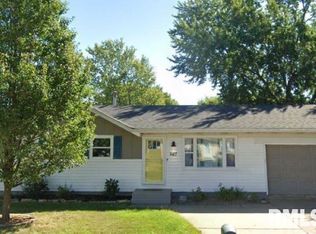 6417 Cedar St, Davenport, IA 52806