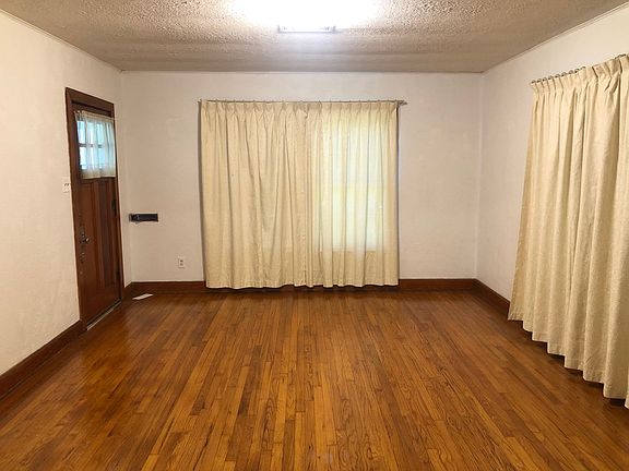 2nd image of 713 S 8th St