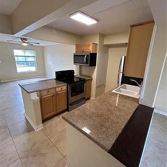 2828 Jackson St #J3 — Photo 5