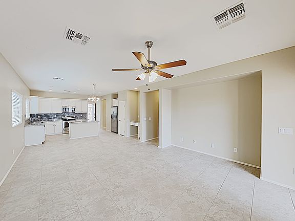 4th image of 1096 W Desert Glen Dr