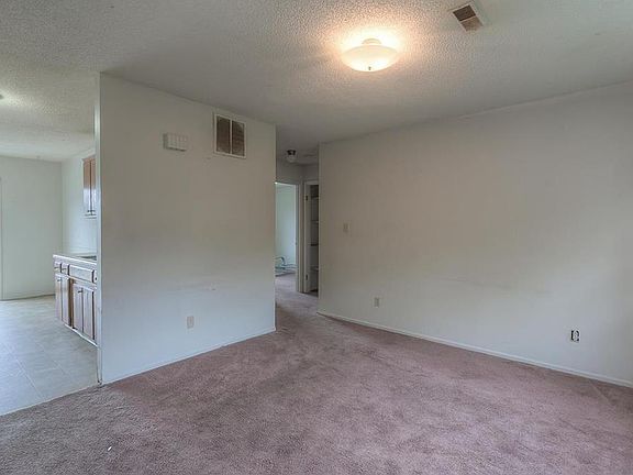 2nd image of 712 Cheyenne St APT A