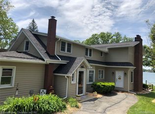 1555 Eason Rd, Waterford, MI 48328