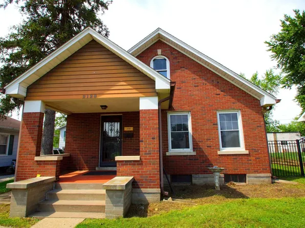 2128 Bellevue Ave, Bettendorf, IA 52722