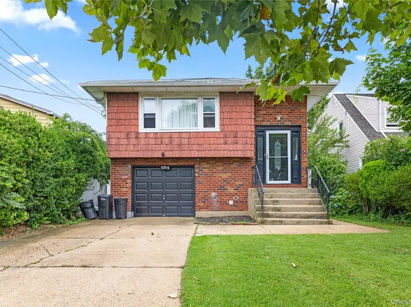 284 Baldwin Road, Hempstead, NY 11550