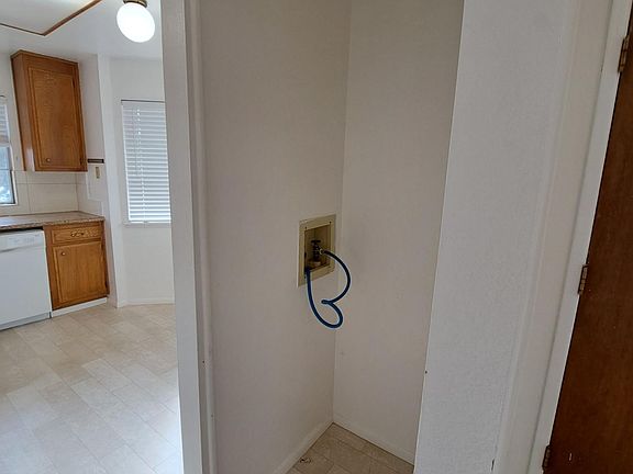 5th image of 4829 Silver Lake Ct