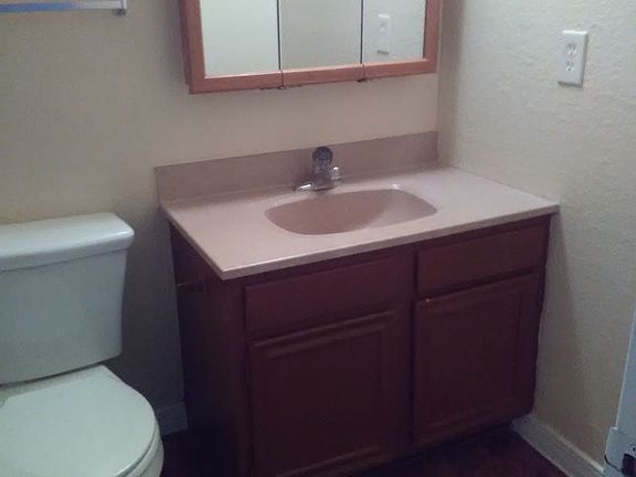 2nd image of 825 S Telshor Blvd APT 4