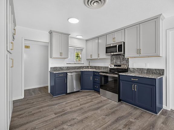 4th image of 310 Coronado Way