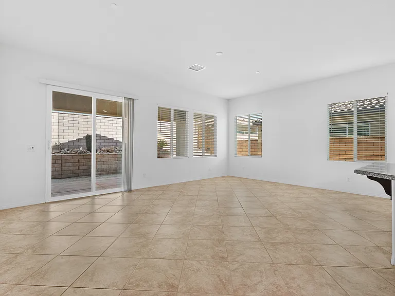 43720 Vacanza Ct — Photo 12