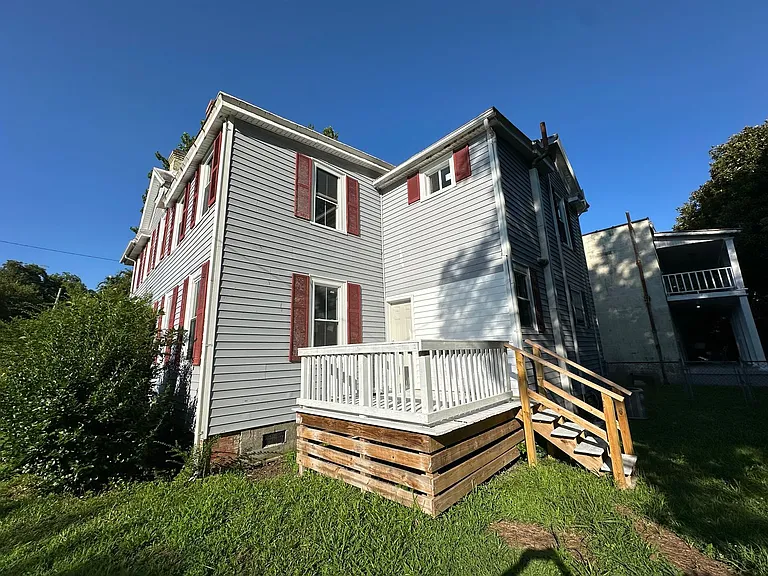 213 E Gale St — Photo 18