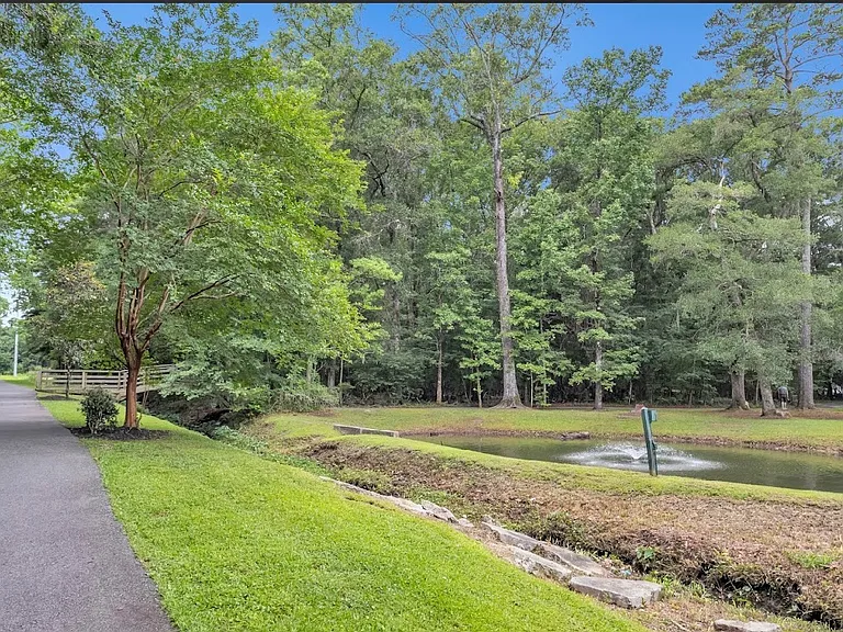 203 Twin Tree Dr — Photo 17