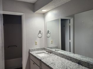 717 Oakwood Ln APT B, Arlington, TX 76012