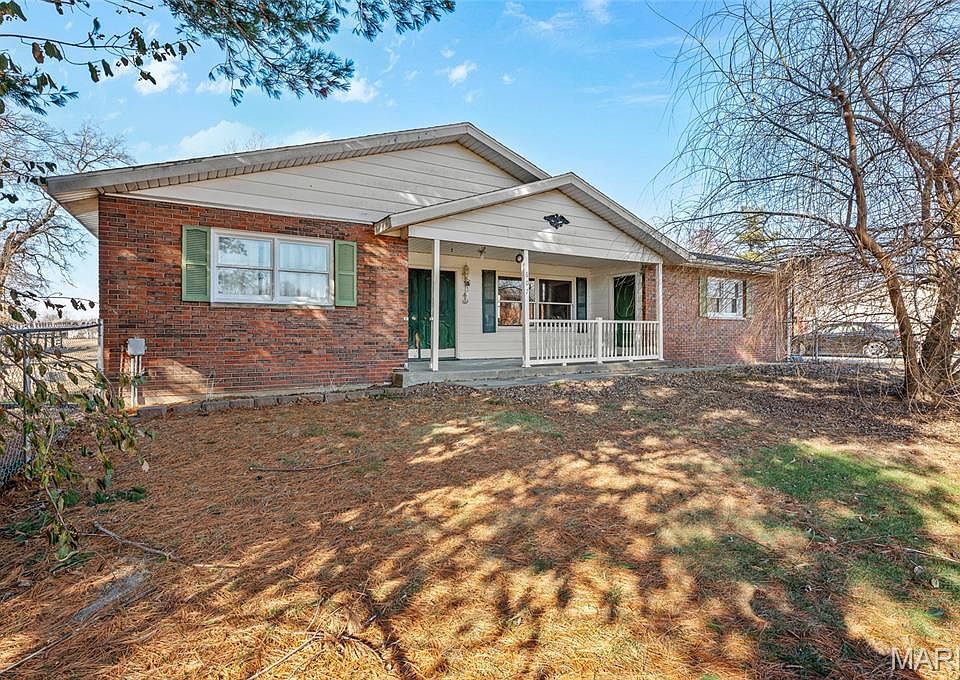 1st image of 607 S Main St