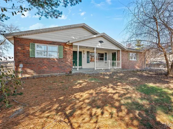 607 S Main St, Sorento, IL 62086