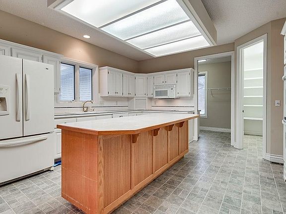 5th image of 12 Bedale Ln