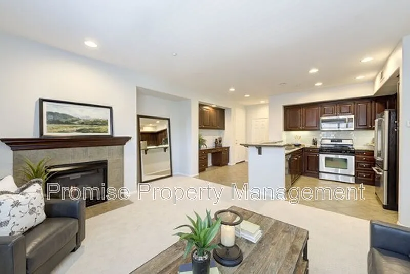2 bed, 2.0 bath, 1532 sqft, $3,995 — Photo 2