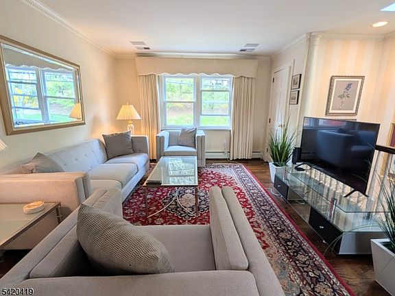 5th image of 48 Mount Kemble Ave #B