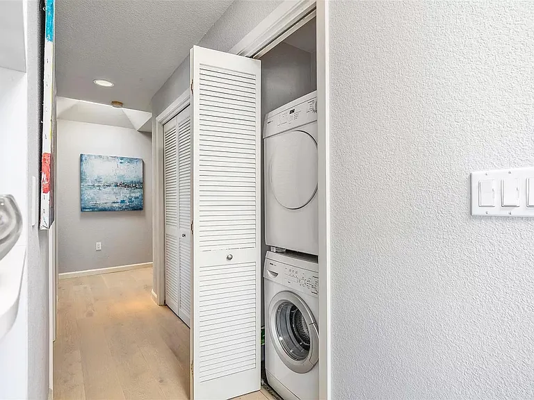 2555 Leavenworth St #303 — Photo 52