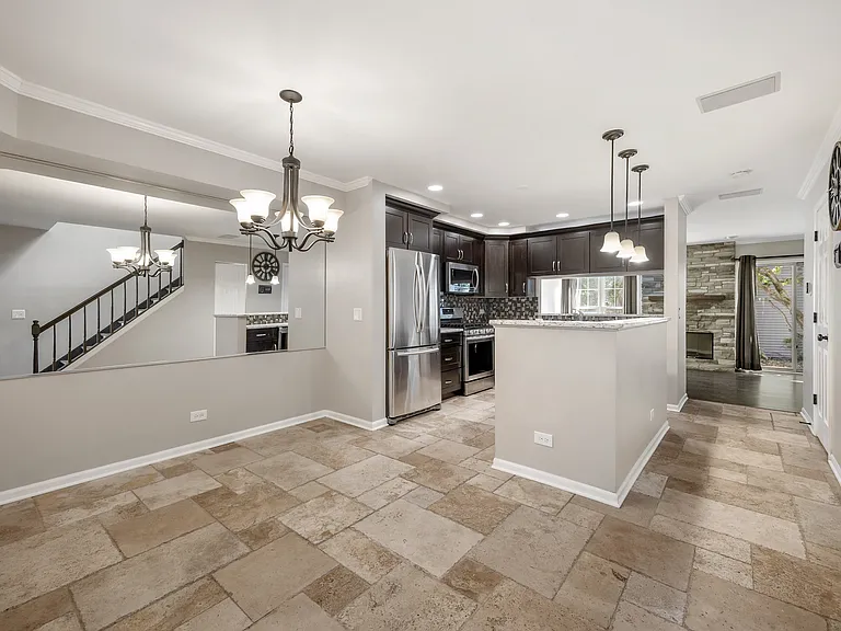 804 Spring Creek Ct — Photo 7