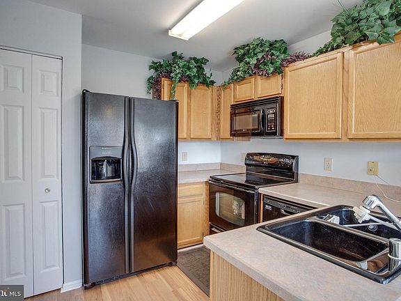 2nd image of 302 Pinnacle Dr