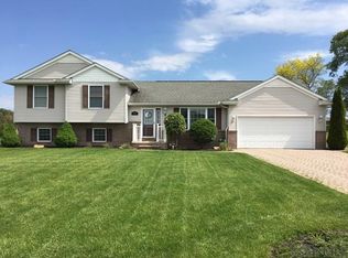 132 Glory Dr, Windber, PA 15963