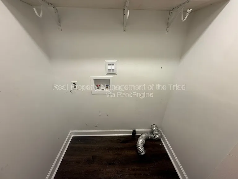 2817 Shady Lawn Dr — Photo 17