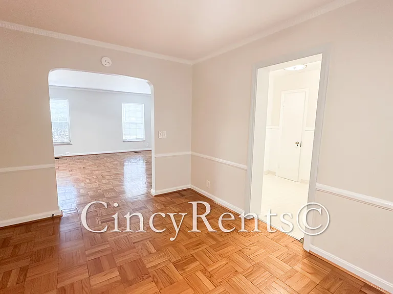 1118 Delta Ave #2 — Photo 17