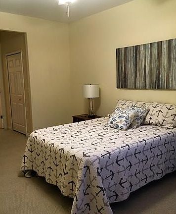 4th image of 9526 Kingsway Cir #1