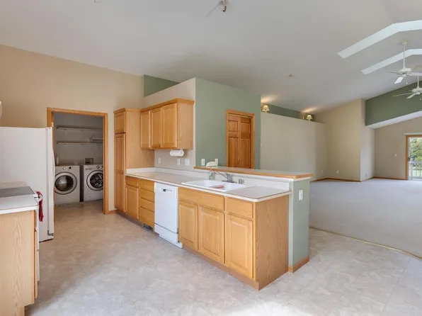 113 Carriage Way, Deforest, WI 53532