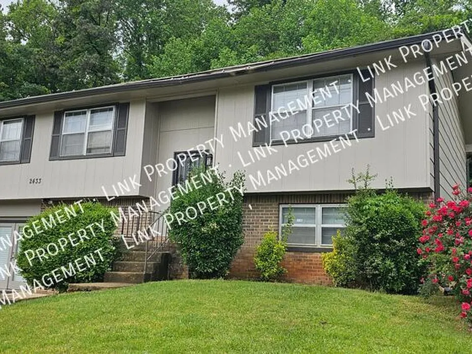 2433 Meade Cir