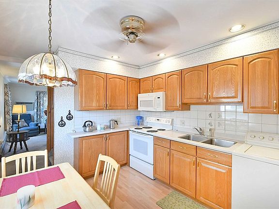 4th image of 13 Park Ln