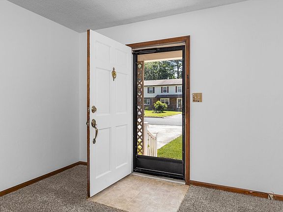 5th image of 703 Sir Walter Cir