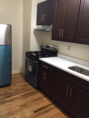 Rented by Lang Realty LLC | media 8