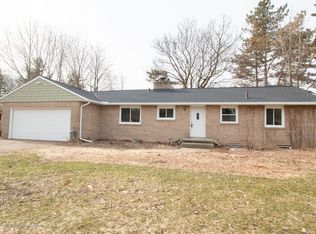 3509 Ridgefield Rd, Lansing, MI 48906