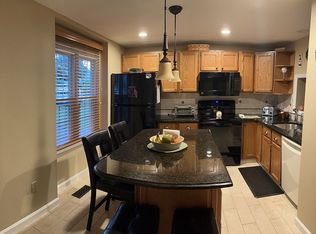 1201 Williamsburg Dr, Mahopac, NY 10541