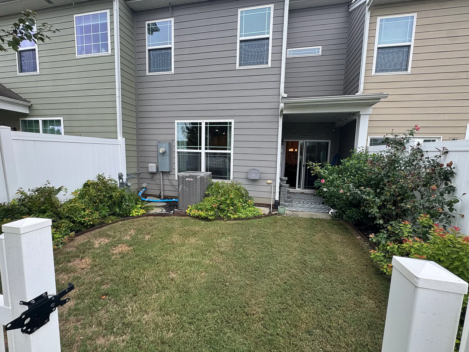 2 bed, 2.5 bath, 1680 sqft, $2,500 — Photo 3