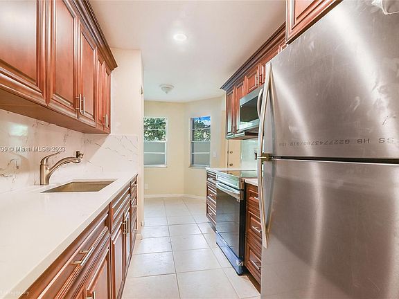 5th image of 1200 SW 124th Ter APT 111O