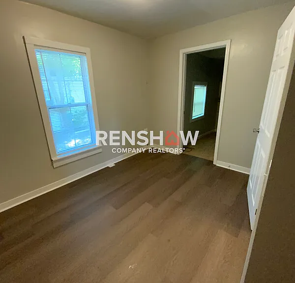 218 Stadium St — Photo 8