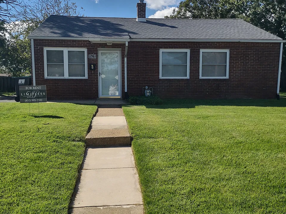 213 Bassett Ave