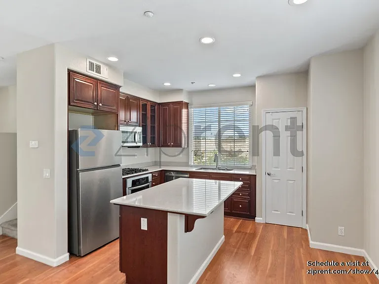 1076 Sapphire Ter — Photo 18