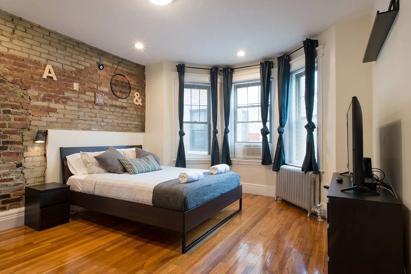 2 bed, 750 sqft, $3,650 — Photo 3