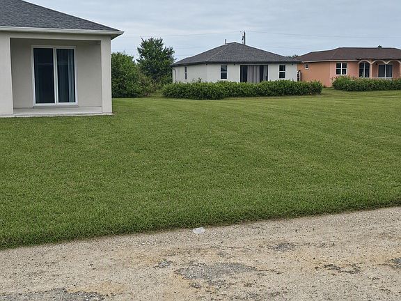 2nd image of 1021 Alcalde St E