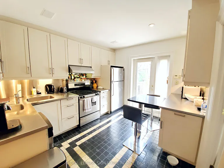 47 Gloucester St #UPPER — Photo 9