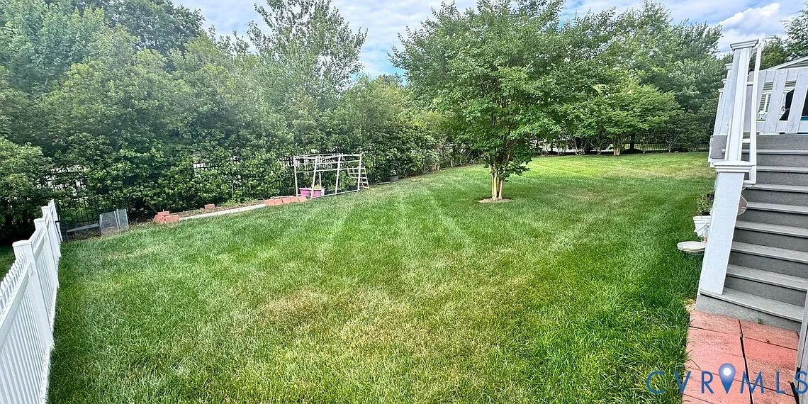 3 bed, 2.5 bath, 2384 sqft, $2,800 — Photo 4