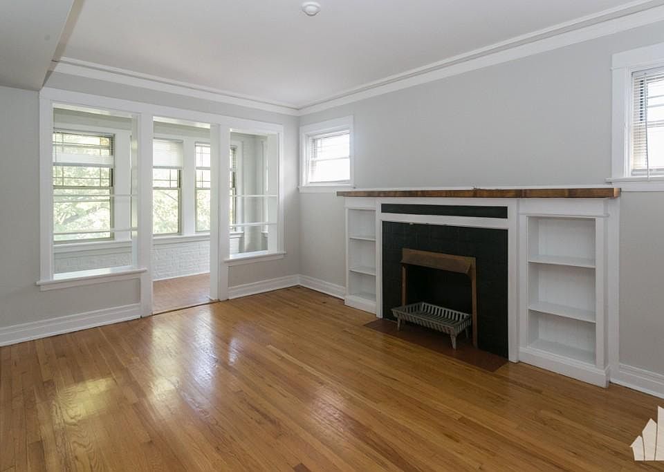 1st image of 6738 N Lakewood Ave #30